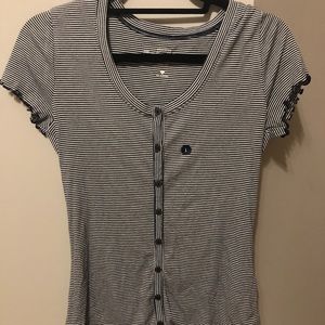 Hollister t-shirt